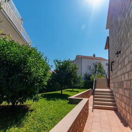 Sutalo Apartman *