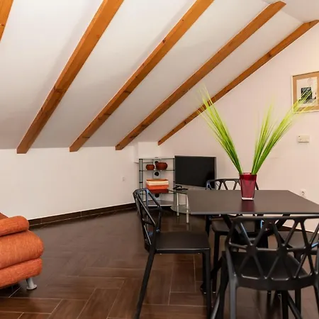 Sutalo Apartment *